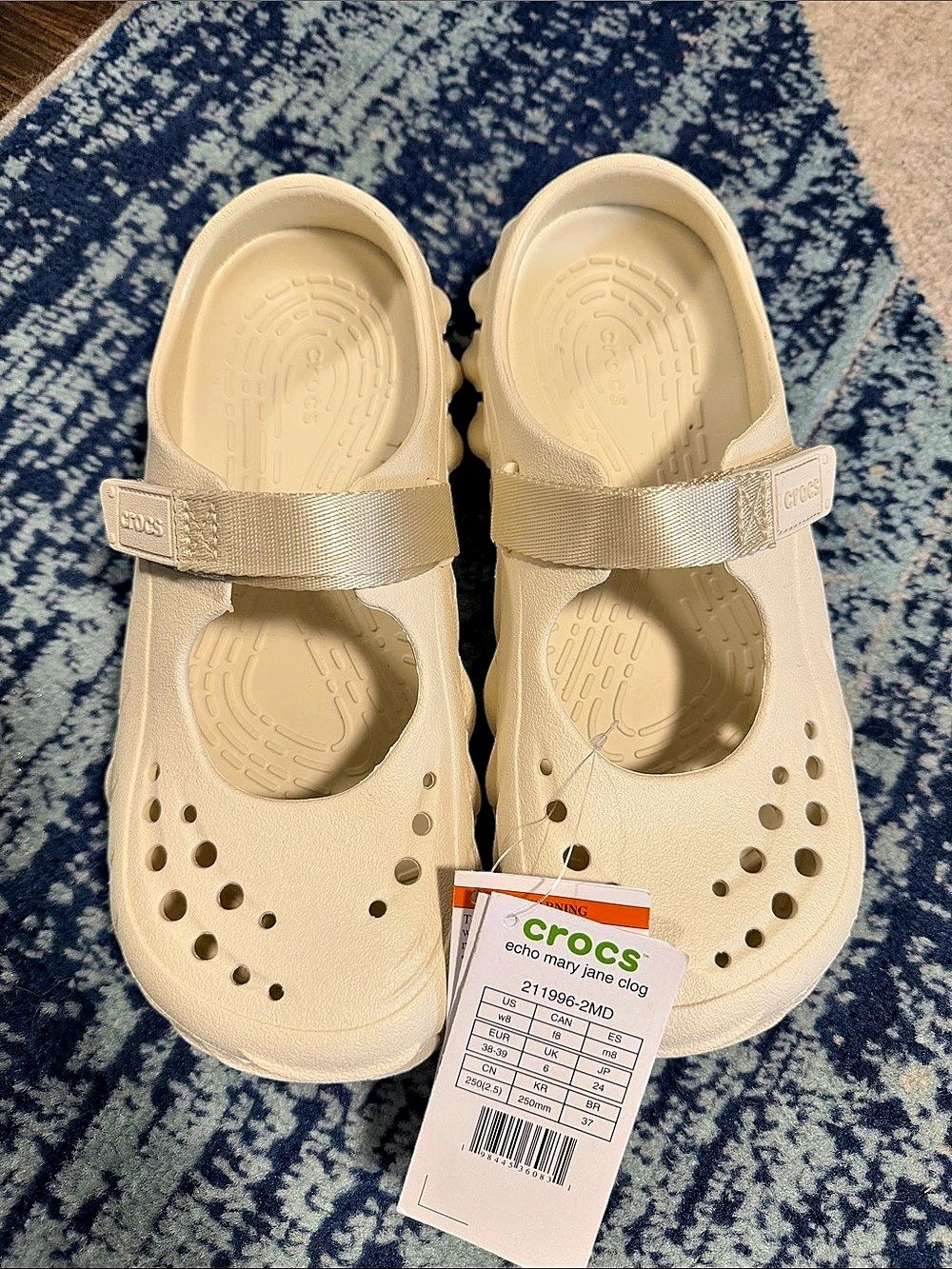 Crocs Echo Clog Cream US womens 8 NWT